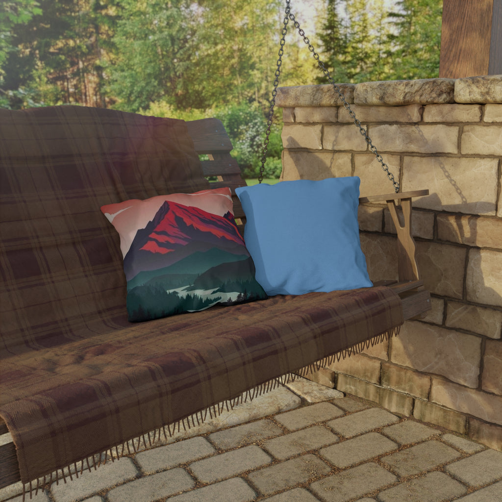 Mountain-Themed Outdoor Pillow — Cojín de Exterior con Temática de Montaña
