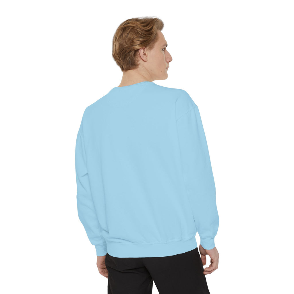 Alien Peeking Graphic Sweatshirt – Green Extraterrestrial Crewneck