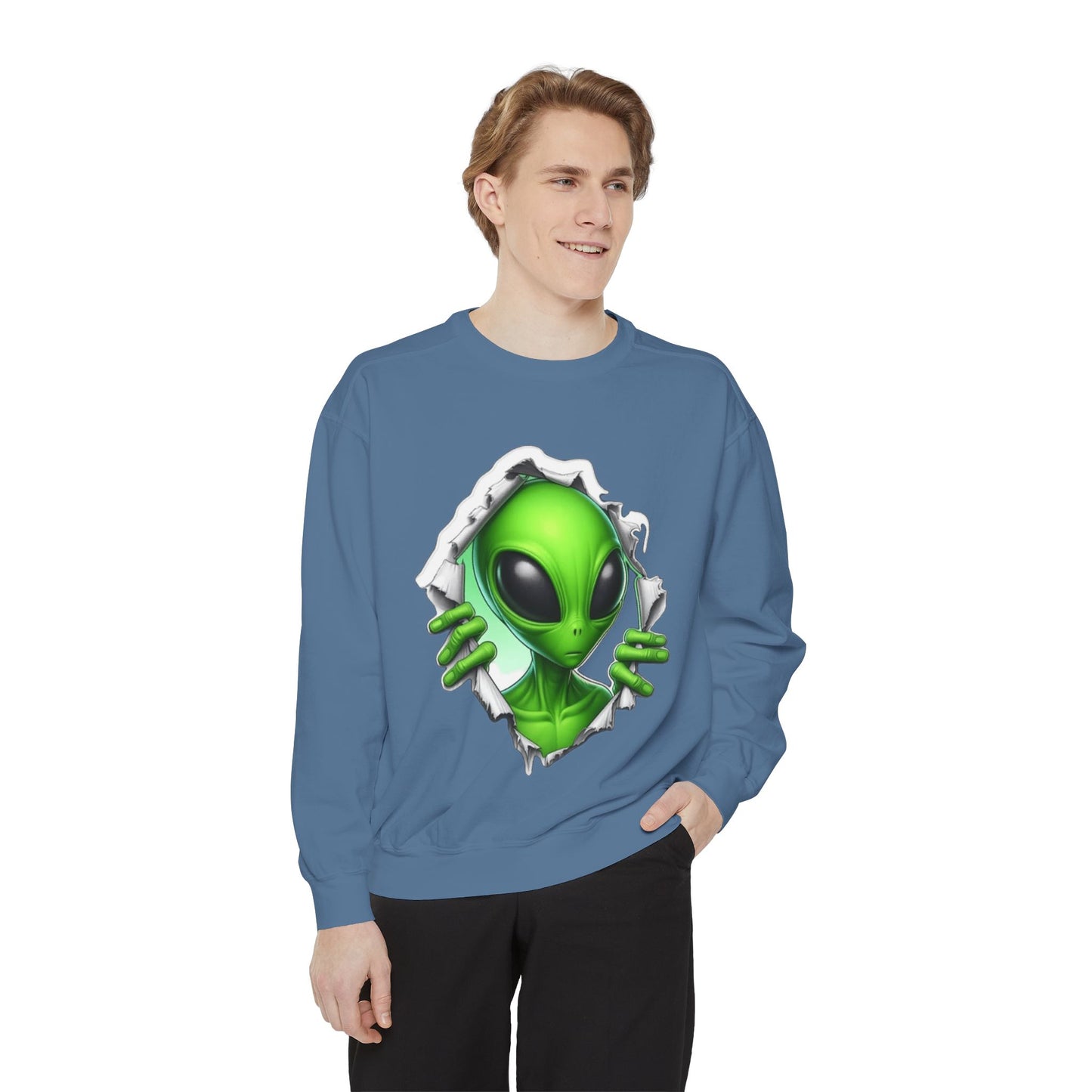 Alien Peeking Graphic Sweatshirt – Green Extraterrestrial Crewneck